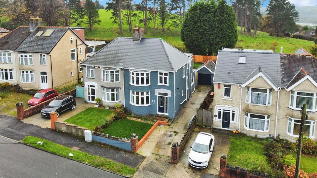 Property photo 1 of 25