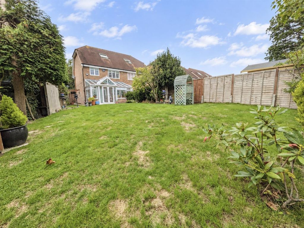 Property photo 2 of 26