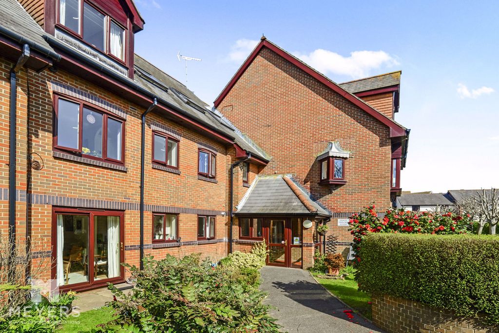 Property photo 1 of 6