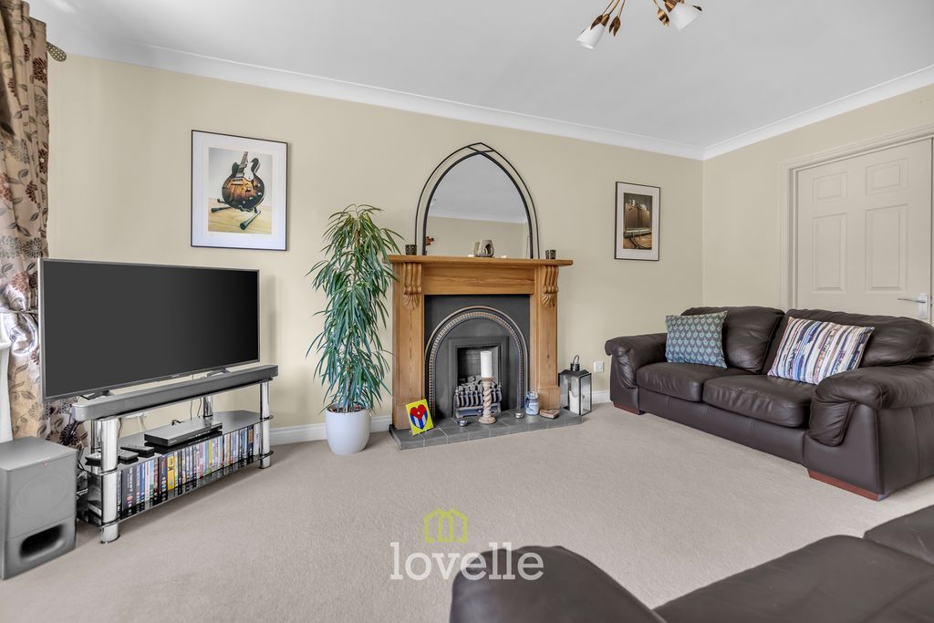 Property photo 3 of 35
