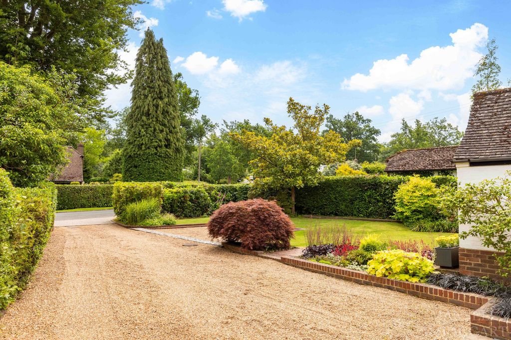 Additional image 34 of 4 bed detached house for saleMount Close, Crawley RH10