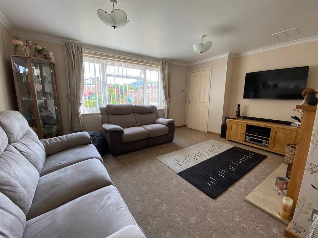 Property photo 2 of 23 Living Room.Jpg