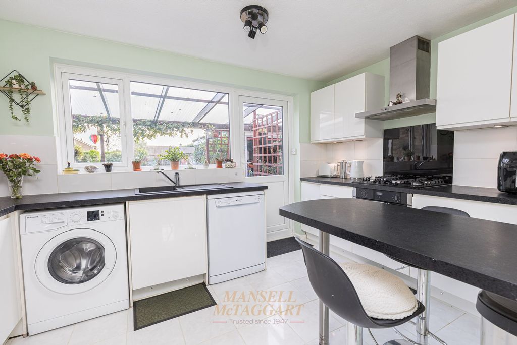 Property photo 2 of 29