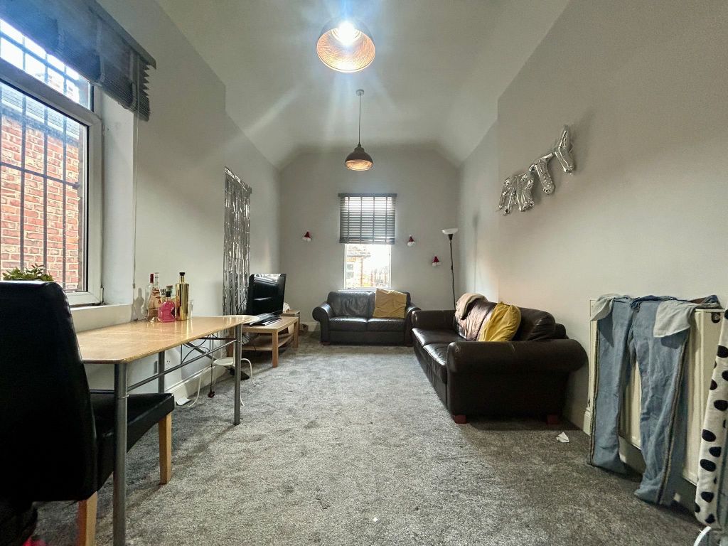 Property photo 1 of 13 Living Room