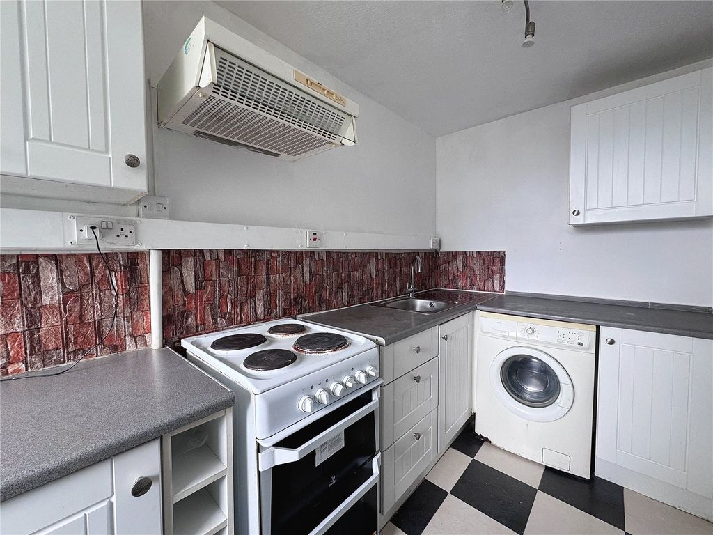 Property photo 2 of 8 Picture No. 05