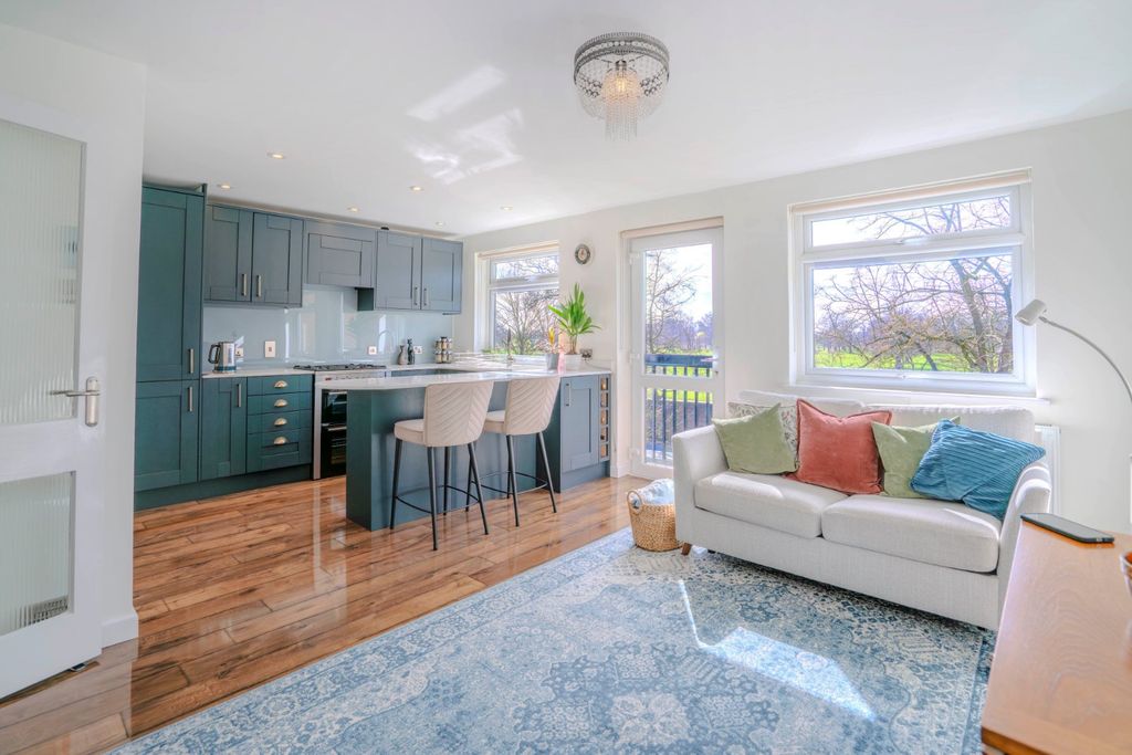 Property photo 2 of 15 Picture No. 05