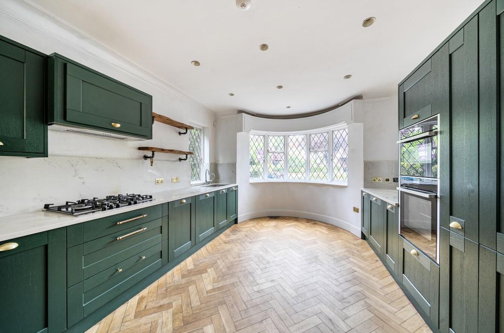 Additional image 4 of 4 bed detached house for saleCavendish Drive, Edgware HA8