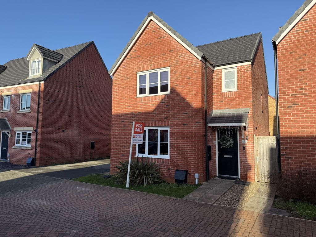 Property photo 1 of 16