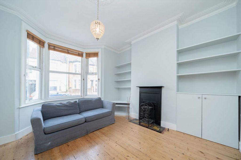 Property photo 2 of 6