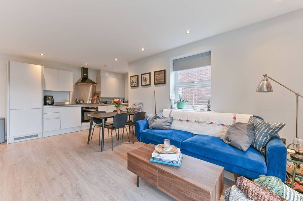 Property photo 3 of 19