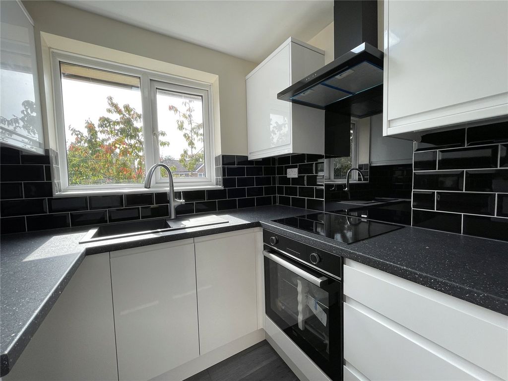 Property photo 2 of 13 Picture No. 15
