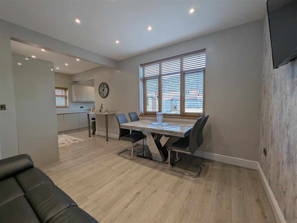 Property photo 3 of 16 Dining Room