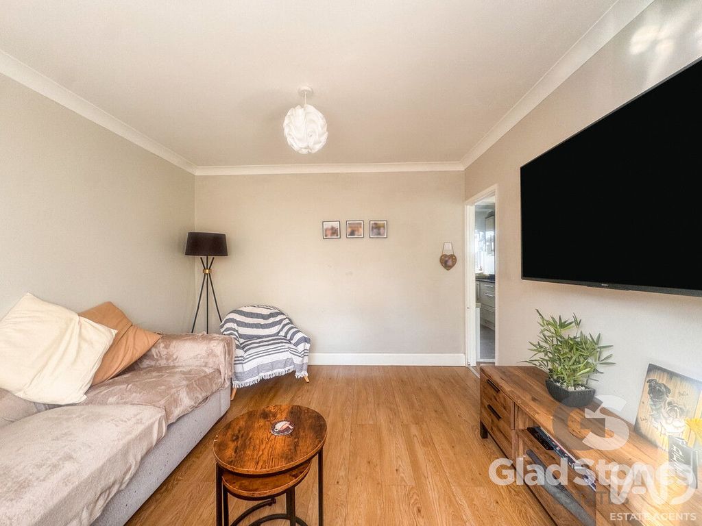 Property photo 3 of 24