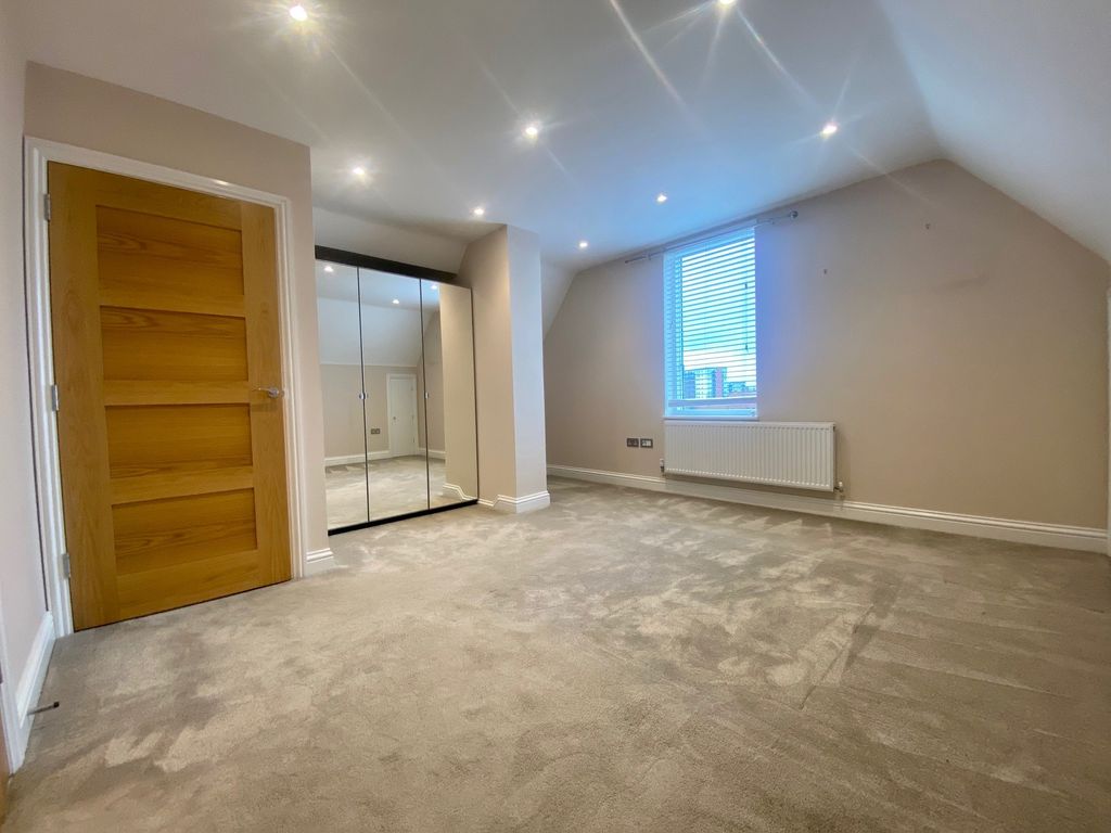 Property photo 2 of 10 Bedroom 3