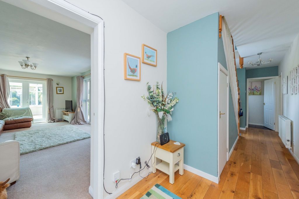 Property photo 3 of 23 Hall Emilydimelowewemovewhitchurchandnantwich (3)