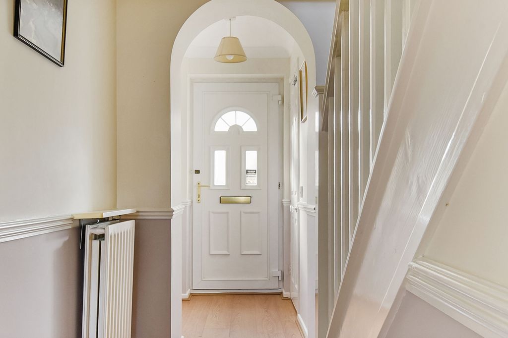 Property photo 2 of 26