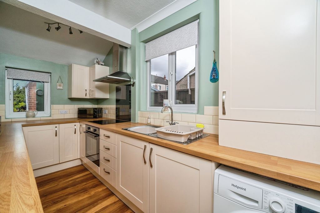 Property photo 2 of 13 Kitchen