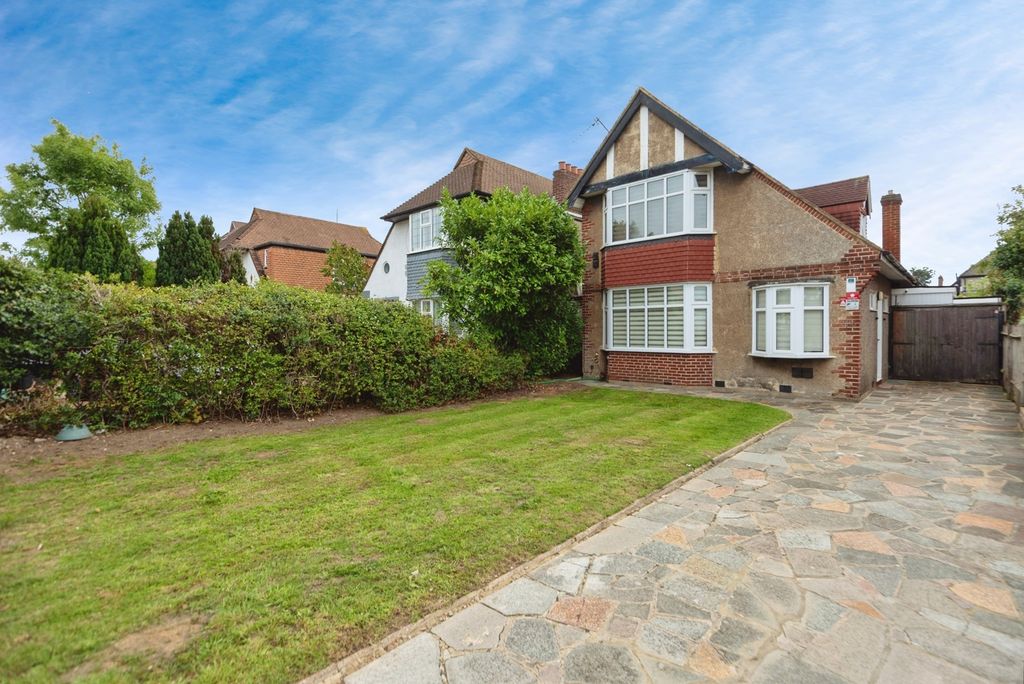 Property photo 1 of 18 Front