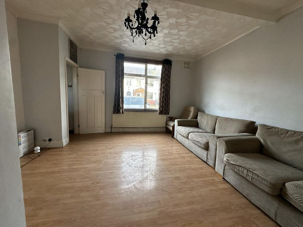 Property photo 2 of 12 Living Room