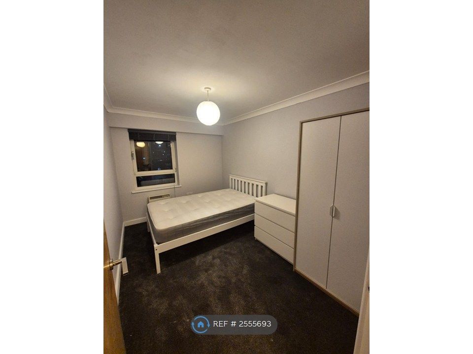 Property photo 3 of 7 Bedroom 1