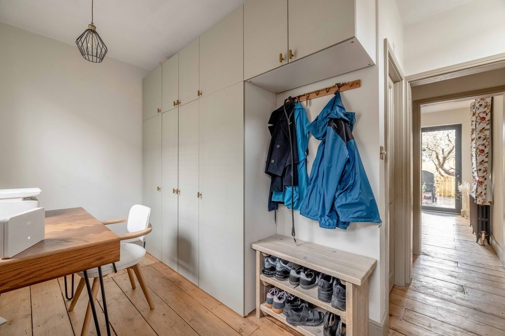 Property photo 3 of 21