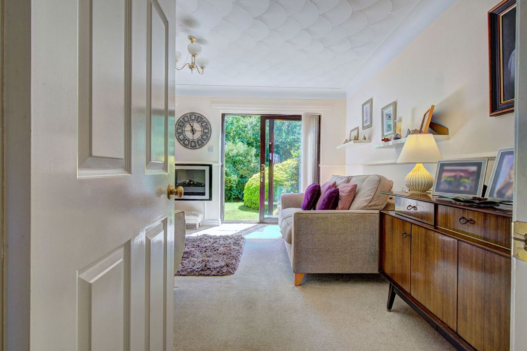 Property photo 2 of 17