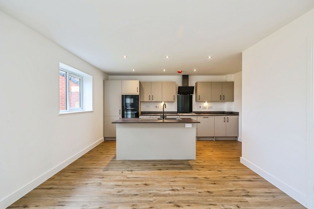 Property photo 2 of 17 Pbox-Img.Jpg