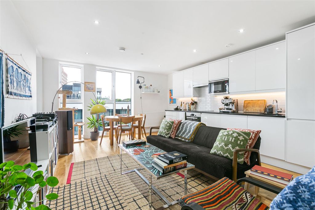 Property photo 2 of 9 5_78861.Jpg