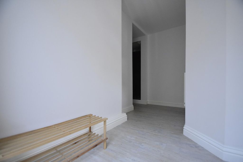 Property photo 2 of 13 Hallway