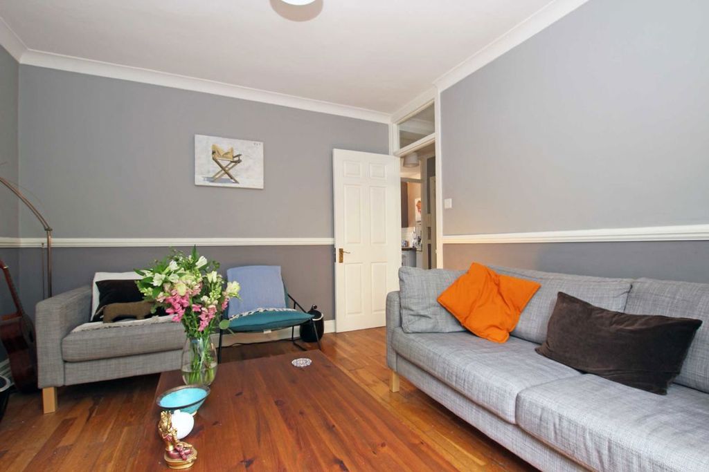 Property photo 2 of 5