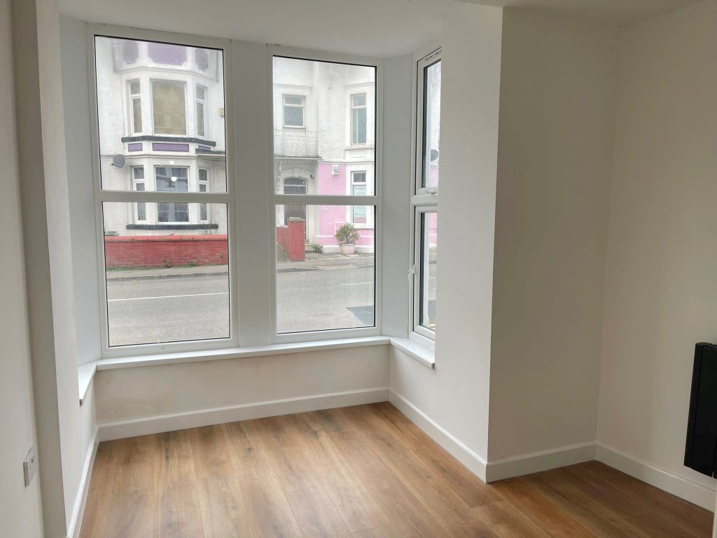 Property photo 1 of 7 Balcony