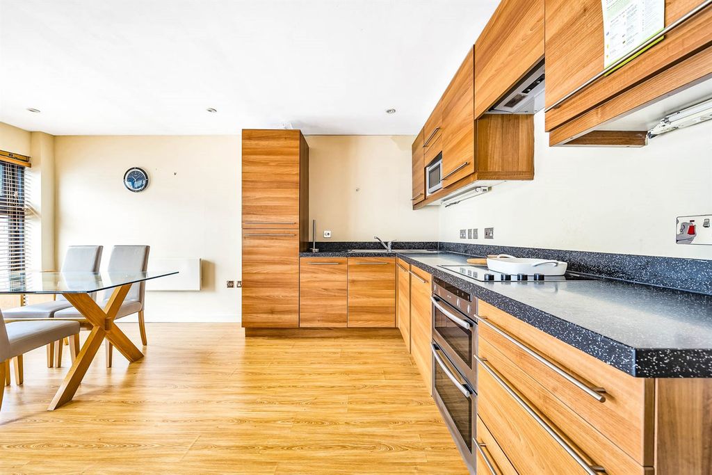 Property photo 2 of 7 Kitchen