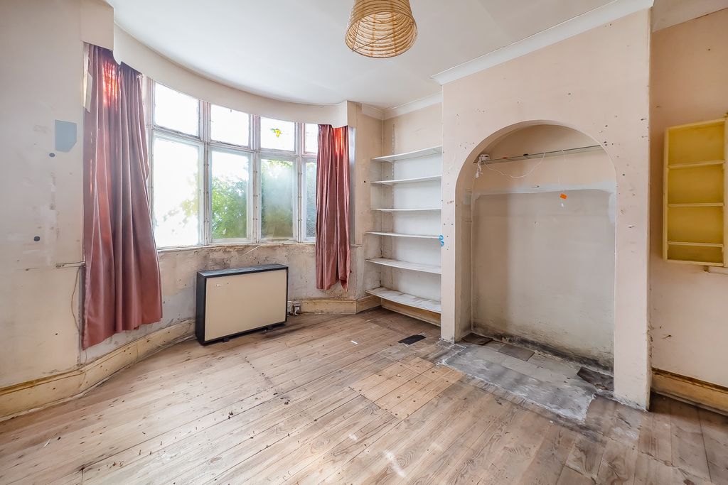 Property photo 2 of 21