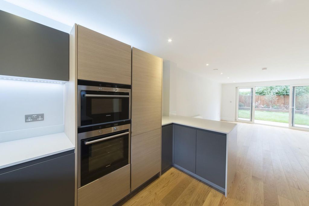 Property photo 2 of 13 Image