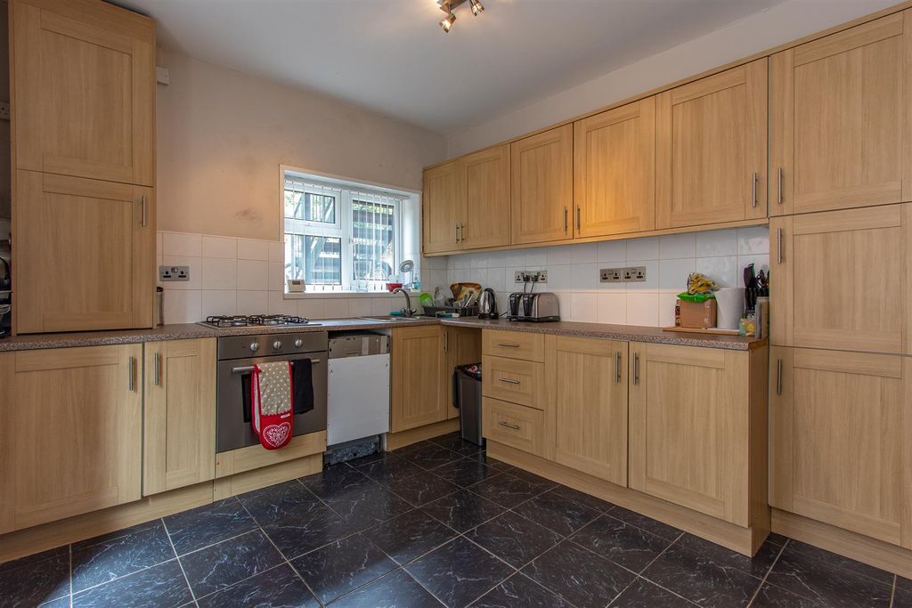 Property photo 3 of 10 Bryngwyn Road Ds Kitchen (3).Jpg