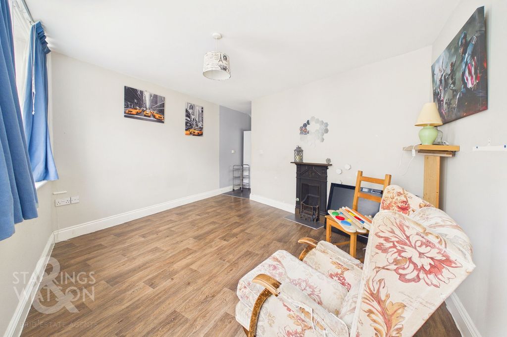 Property photo 2 of 13