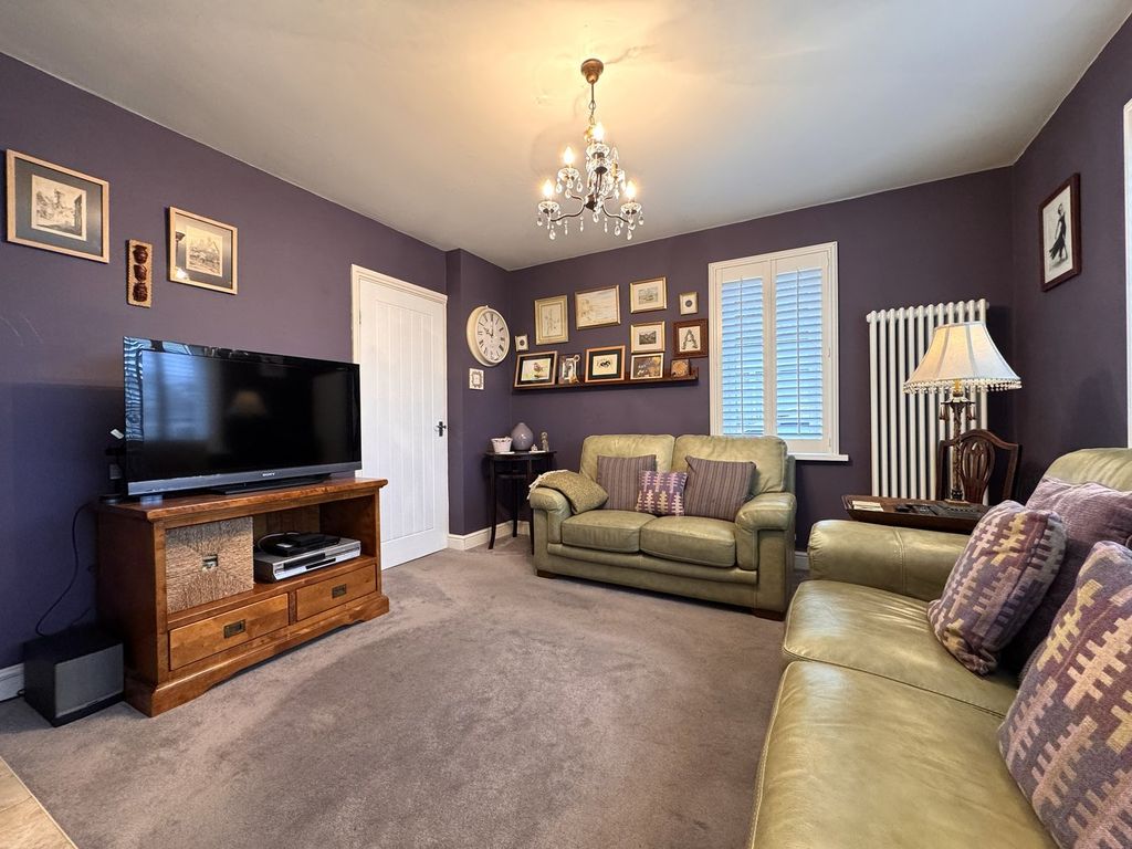 Property photo 2 of 43