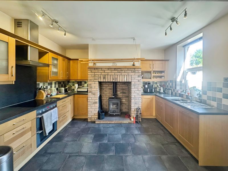 Property photo 2 of 17 Photo 16