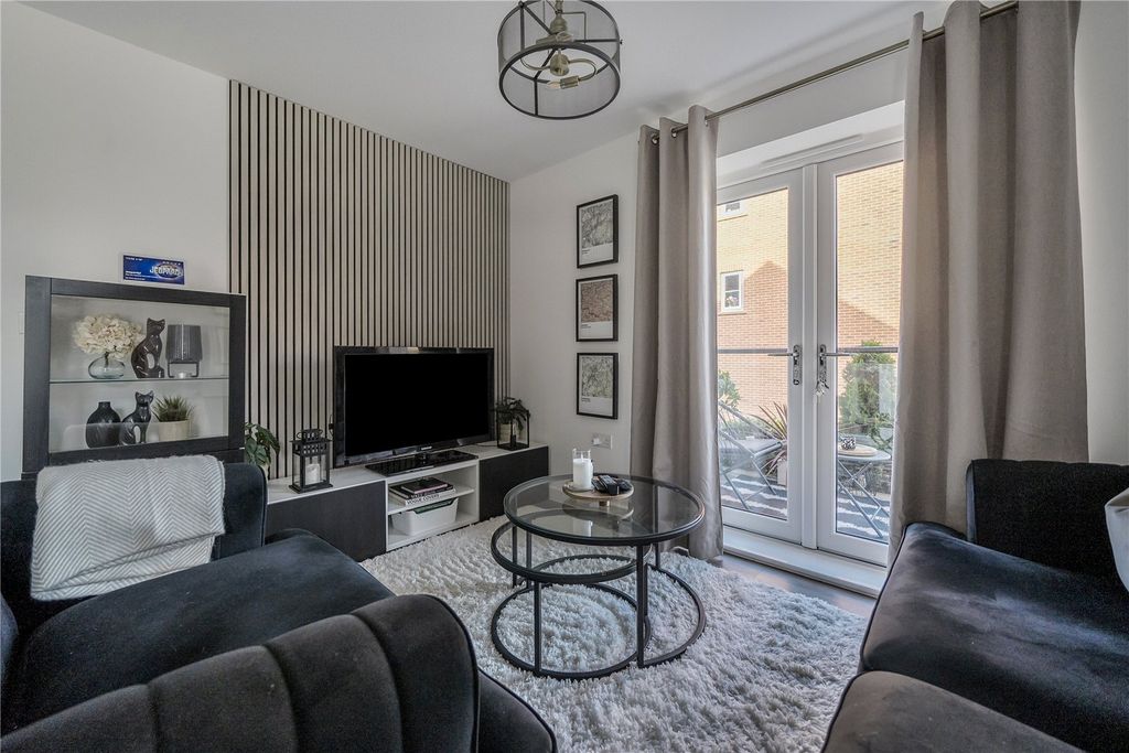 Property photo 3 of 22 Picture No. 38