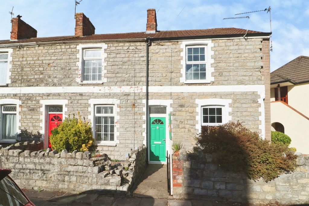 Property photo 1 of 18