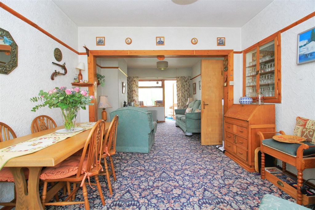 Property photo 3 of 14 Dining Area.Jpg