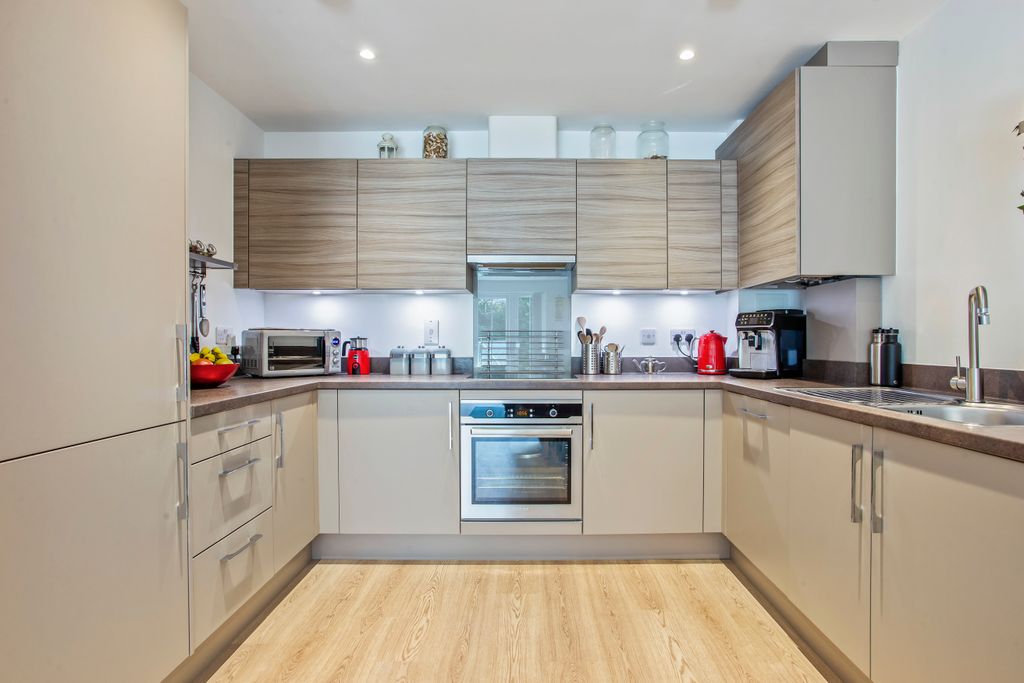 Property photo 2 of 9