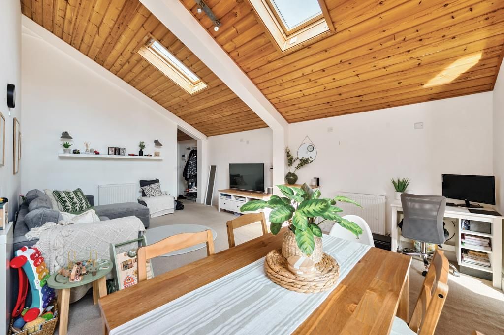 Property photo 1 of 18 Living Room