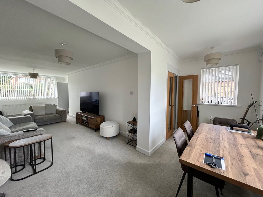 Property photo 3 of 25 Picture No. 02