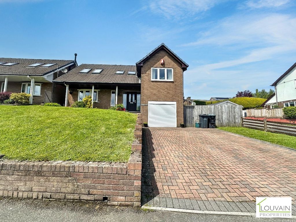 Property photo 1 of 33