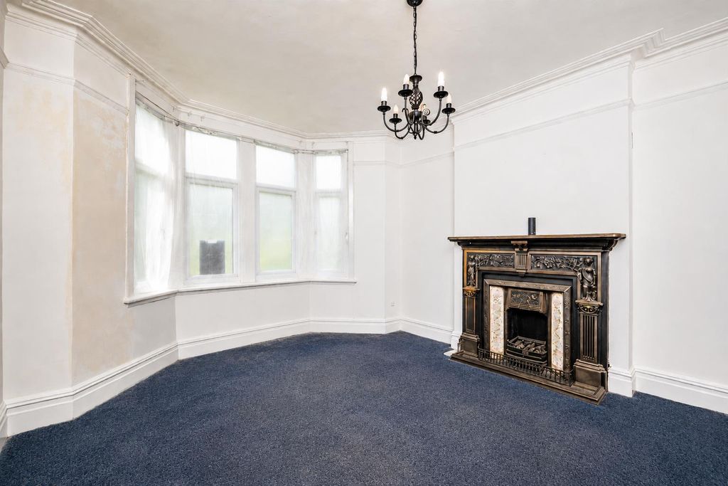 Property photo 2 of 26 471Cdd2E-2111-4c4F-Ab38-401153F95985.Png