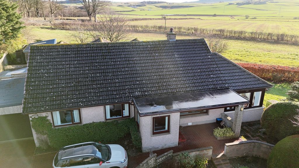 Property photo 2 of 47