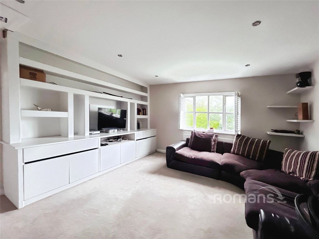 Property photo 3 of 10 Picture No. 05