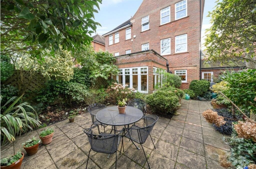Property photo 2 of 14 Picture No. 32