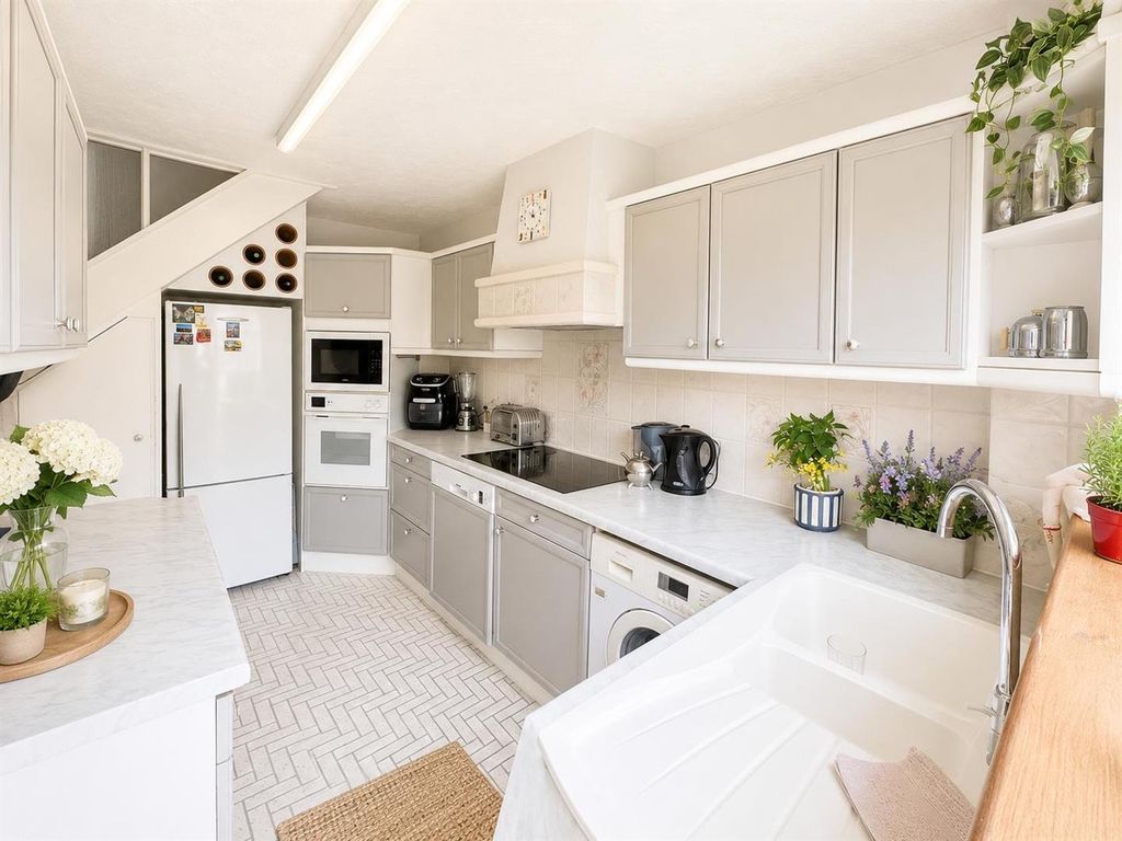 Property photo 1 of 15 Kitchen